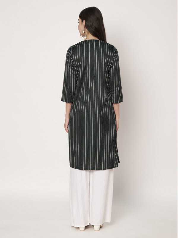 Women Striped Polyester Straight Kurta Green